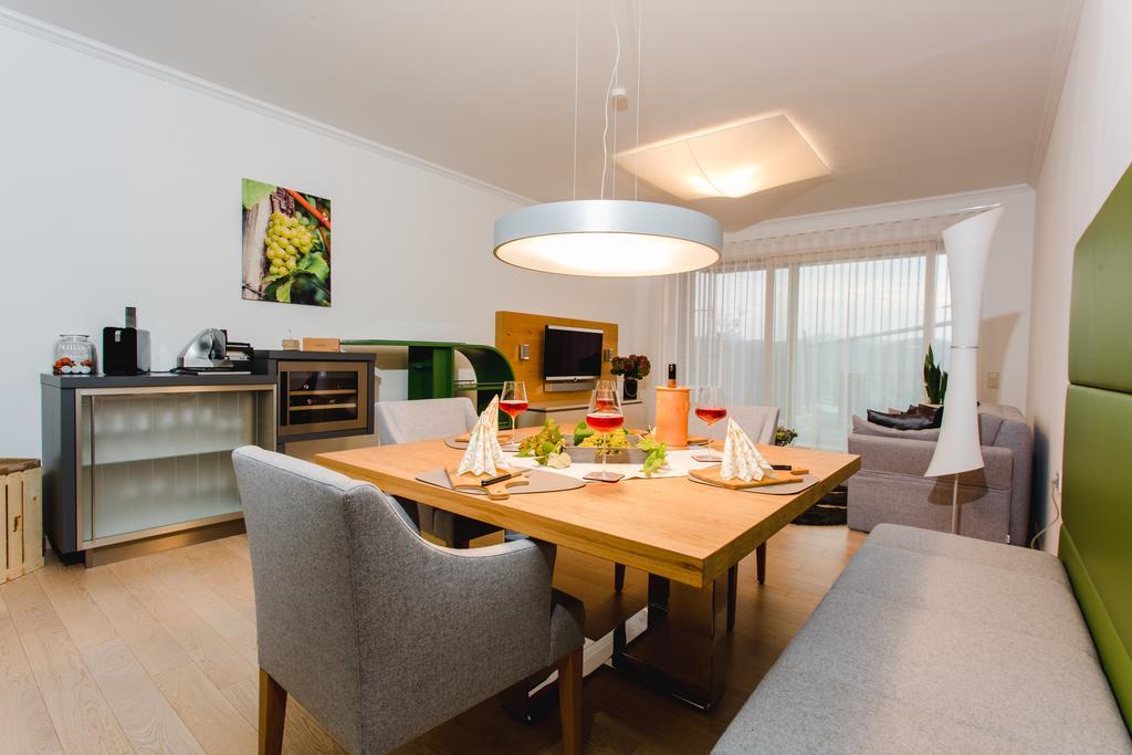 Wohnen Im Wein Apartamento Ehrenhausen Exterior foto